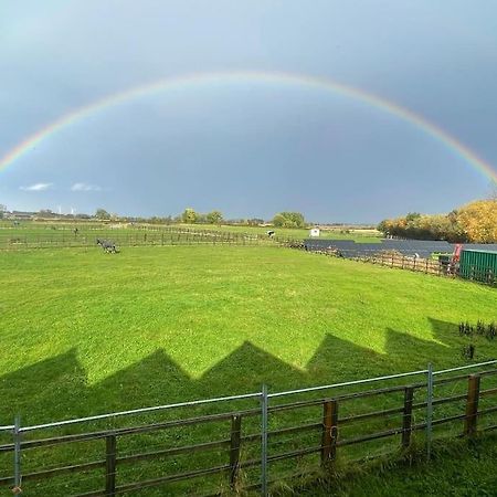 Hanaverian Suit With Amazing Views Of Stud Farm. Driffield Экстерьер фото